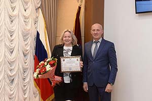 22016