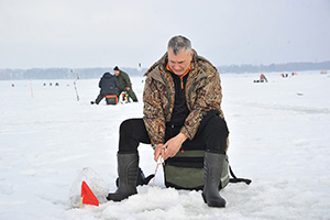 18746