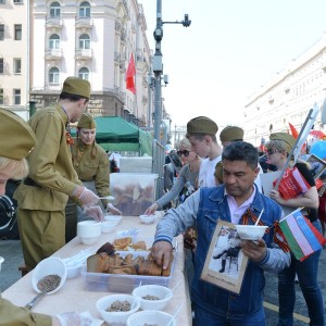 РАДОСТЬ СО СЛЕЗАМИ НА ГЛАЗАХ