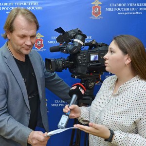 ПО ТУ СТОРОНУ КИНОКАМЕРЫ