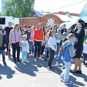С КОНЁМ ВСТУПАЯ В ДИАЛОГ