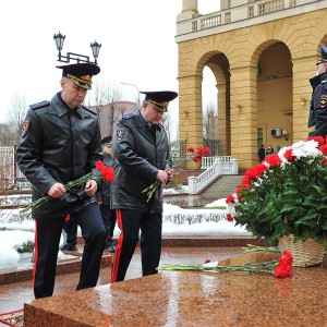 ПАМЯТИ ПАВШИХ БУДЬТЕ ДОСТОЙНЫ!