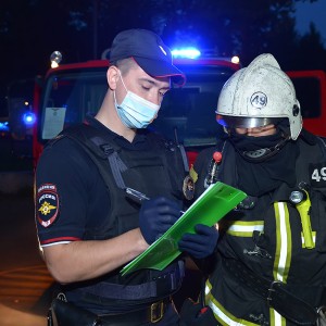 ДВЕНАДЦАТЬ ЧАСОВ В ПАТРУЛЬНОЙ МАШИНЕ