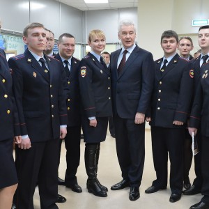 НА СЛУЖБУ — С УЛЫБКОЙ!